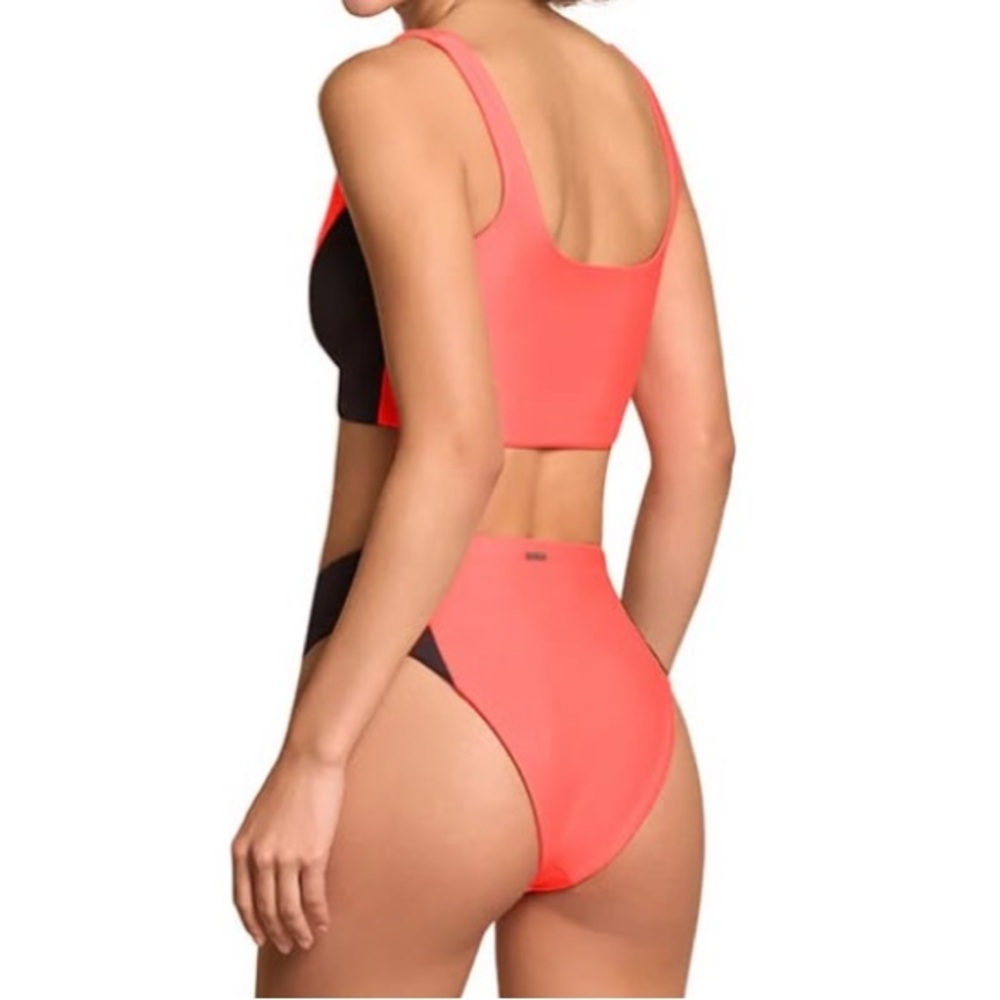 MAAJI Set - Fire Ninna Sporty Top and Mimmi High Waist Bottom - S - Picture 6 of 16